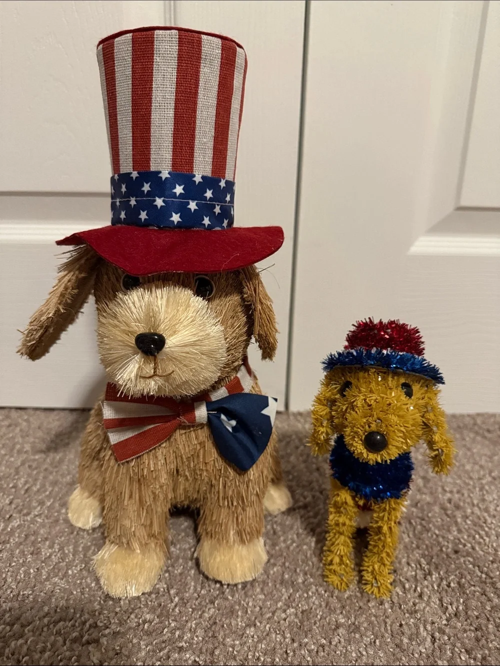 Patriotic Dog’s statues